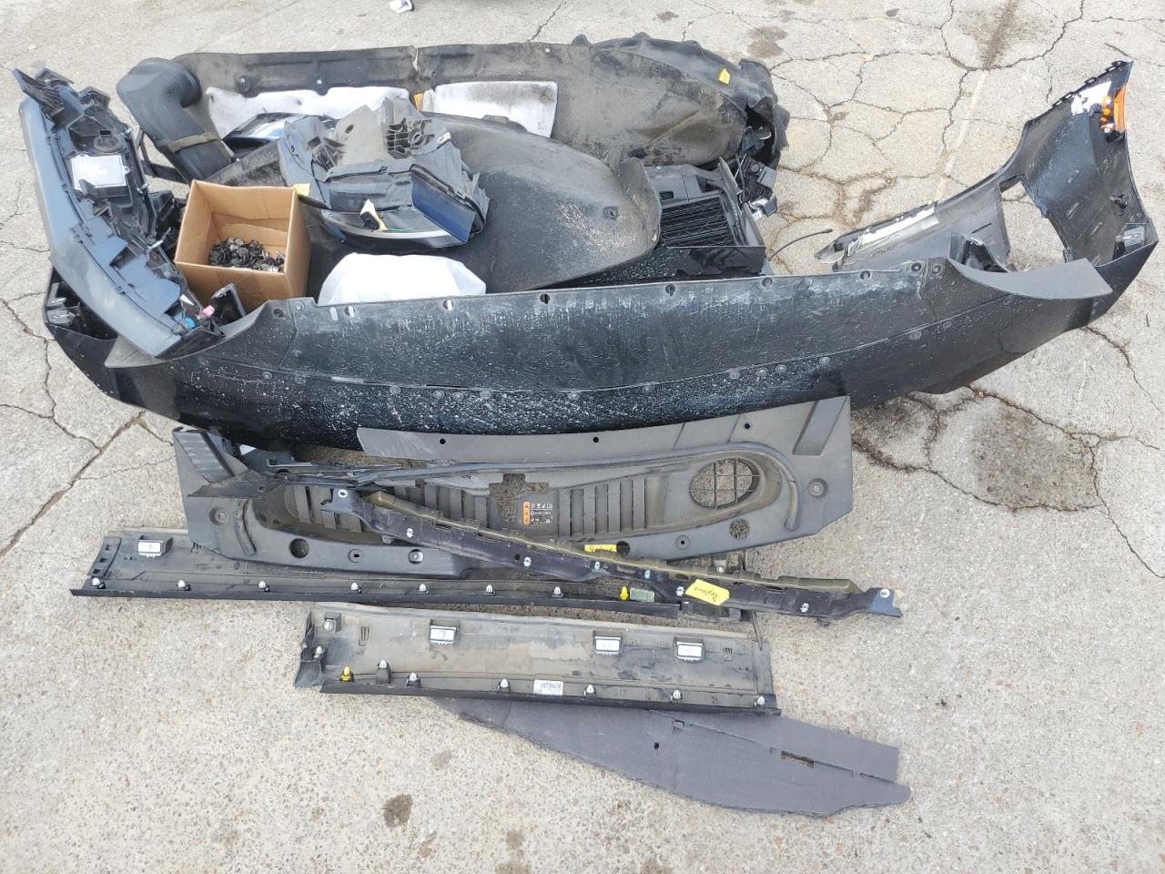 CADILLAC ESCALADE PREMIUM LUXURY