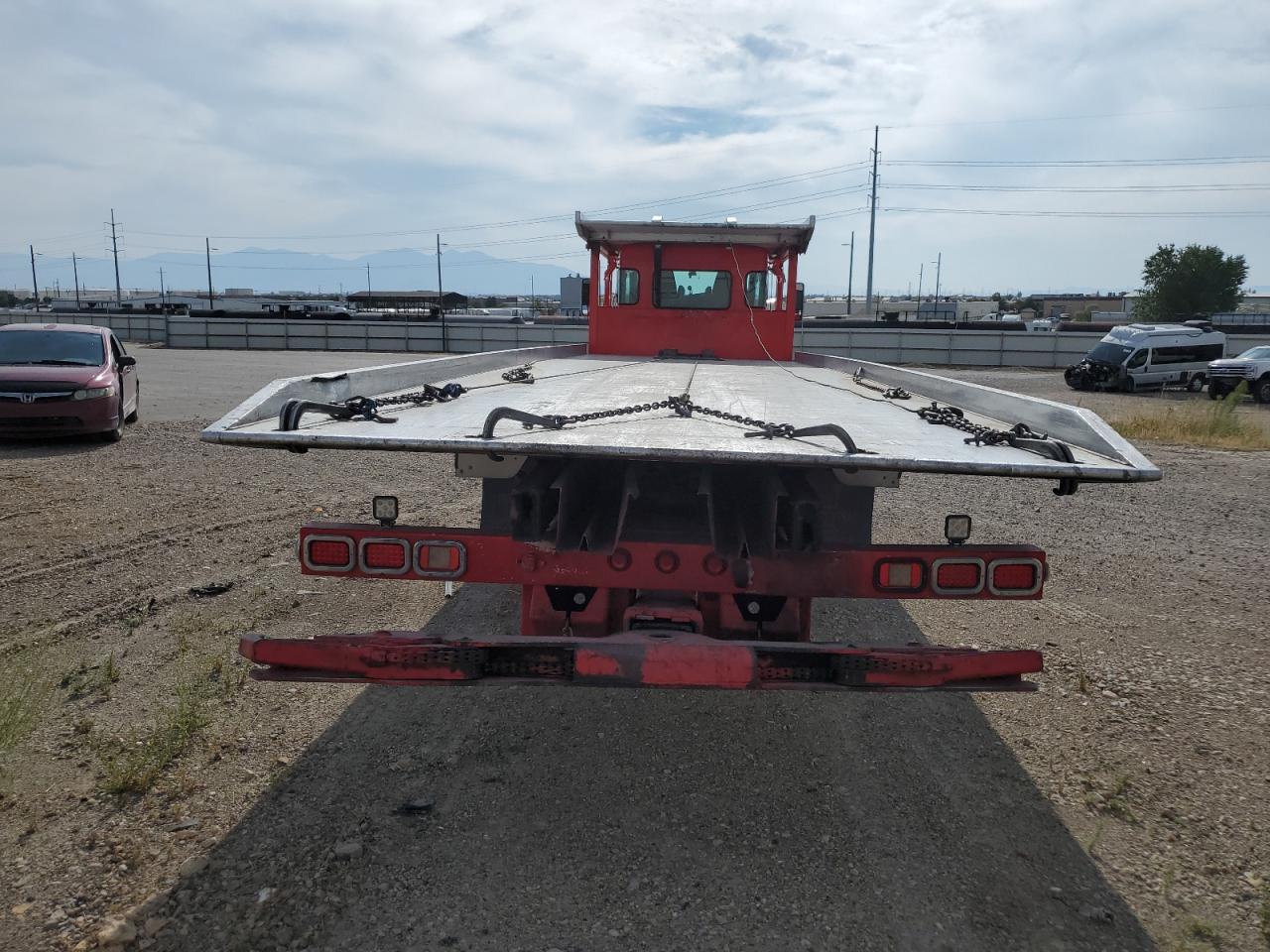 Lot #3232259551 2010 KENWORTH CONSTRUCTI