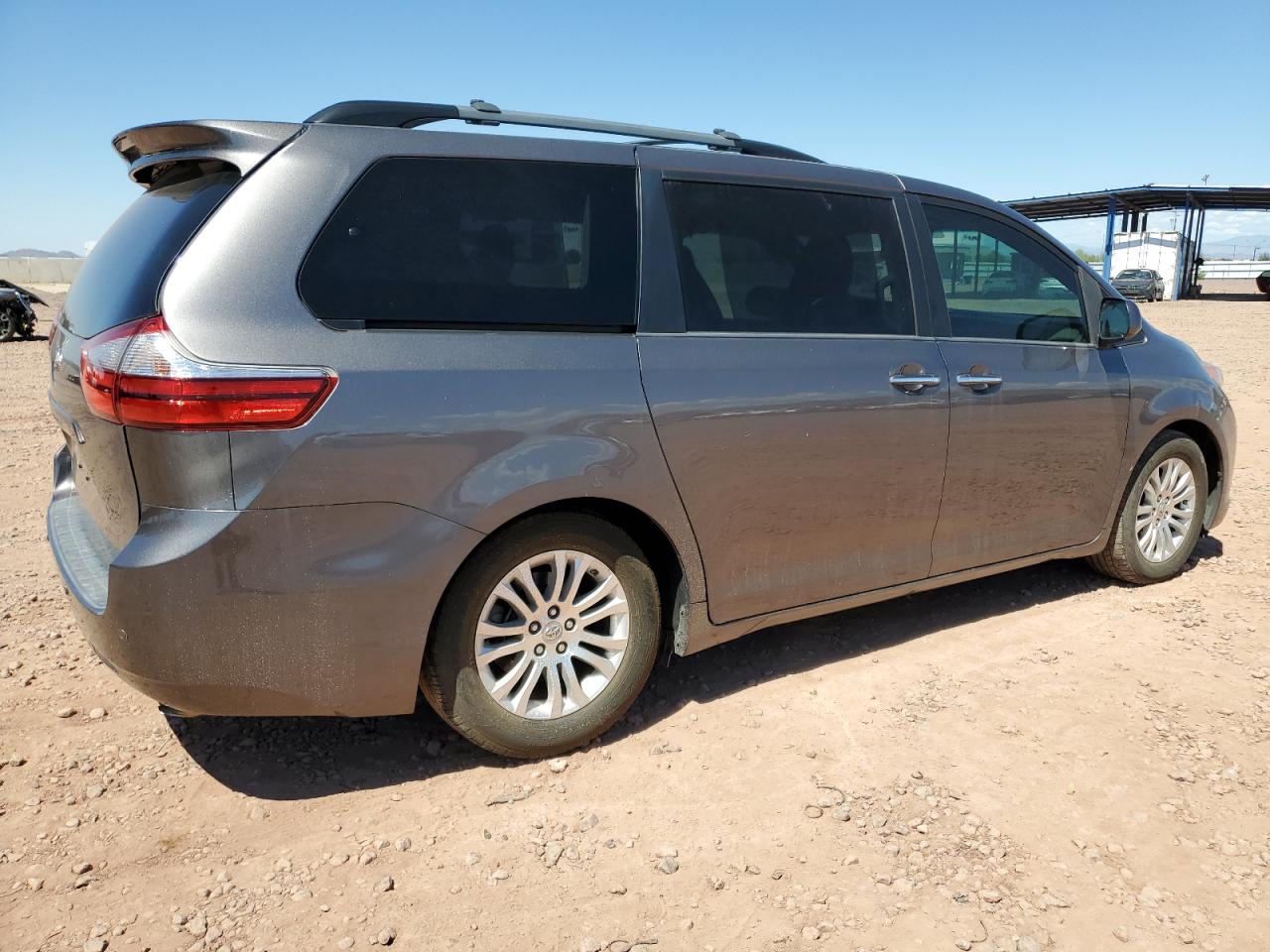 TOYOTA SIENNA XLE