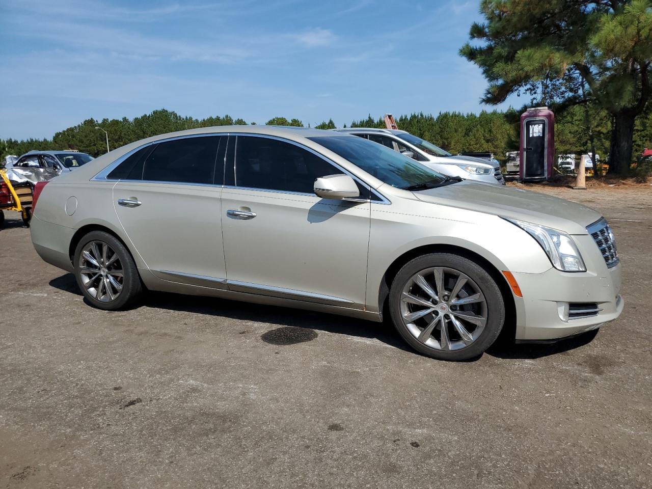 CADILLAC XTS LUXURY COLLECTION