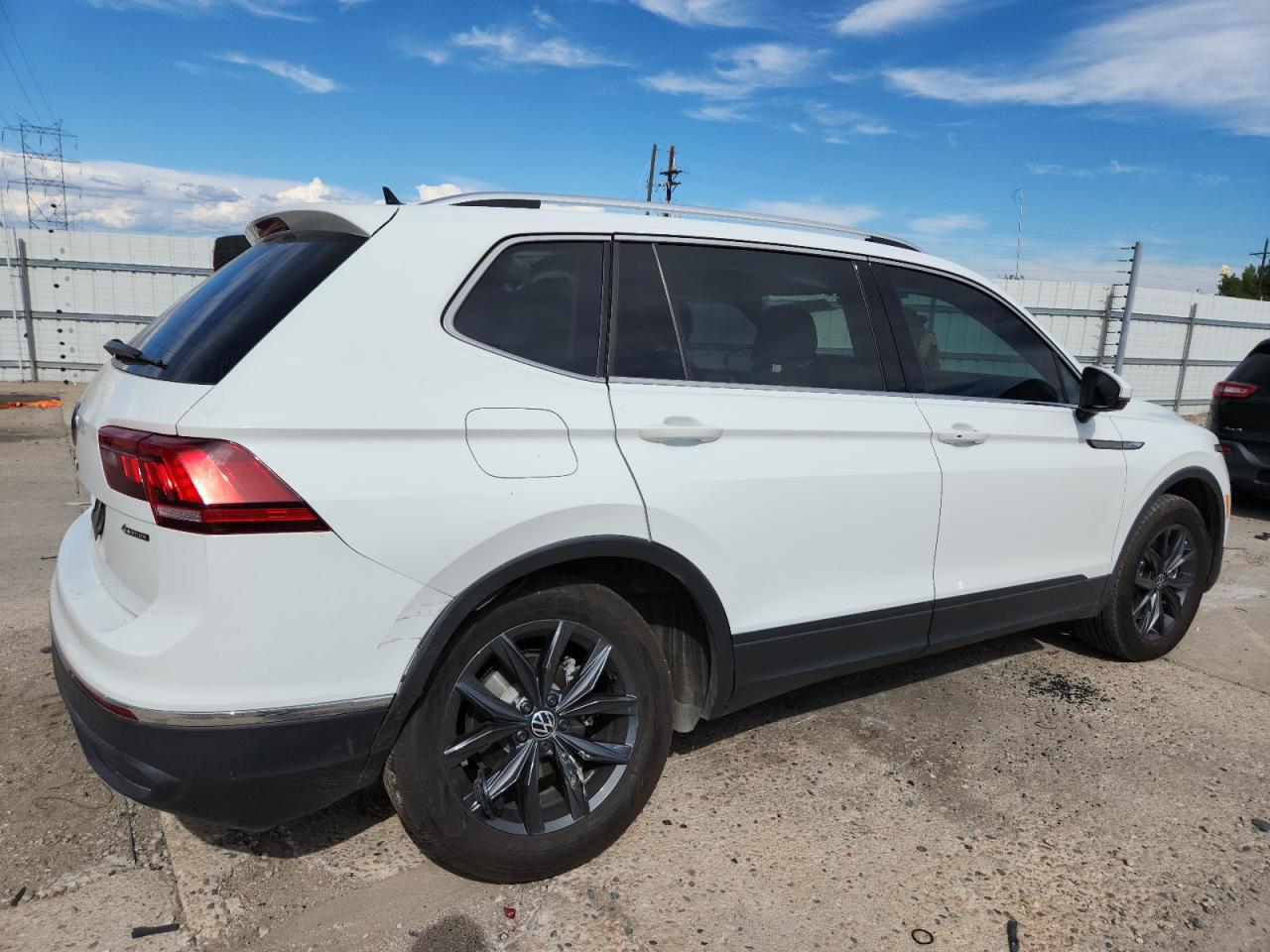 VOLKSWAGEN TIGUAN SE