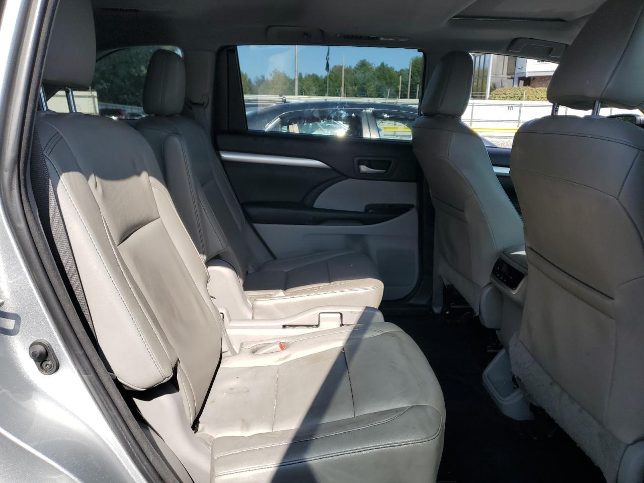 TOYOTA HIGHLANDER SE