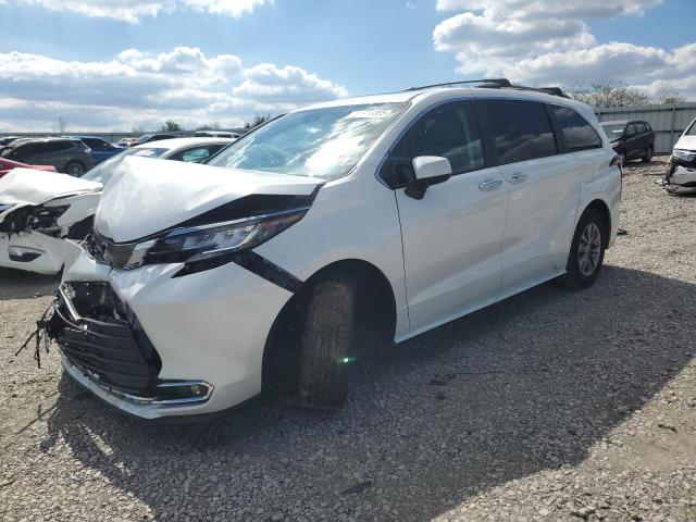 TOYOTA SIENNA XLE