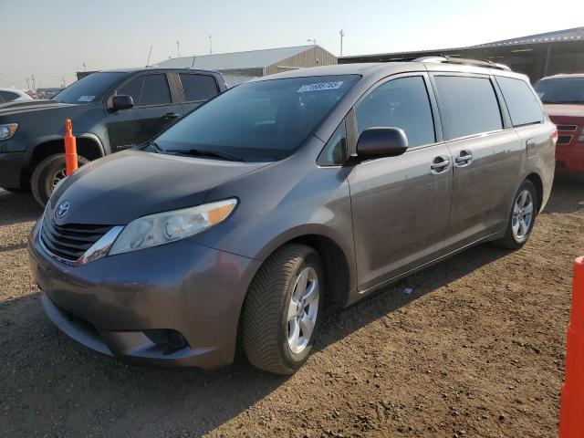 TOYOTA SIENNA LE