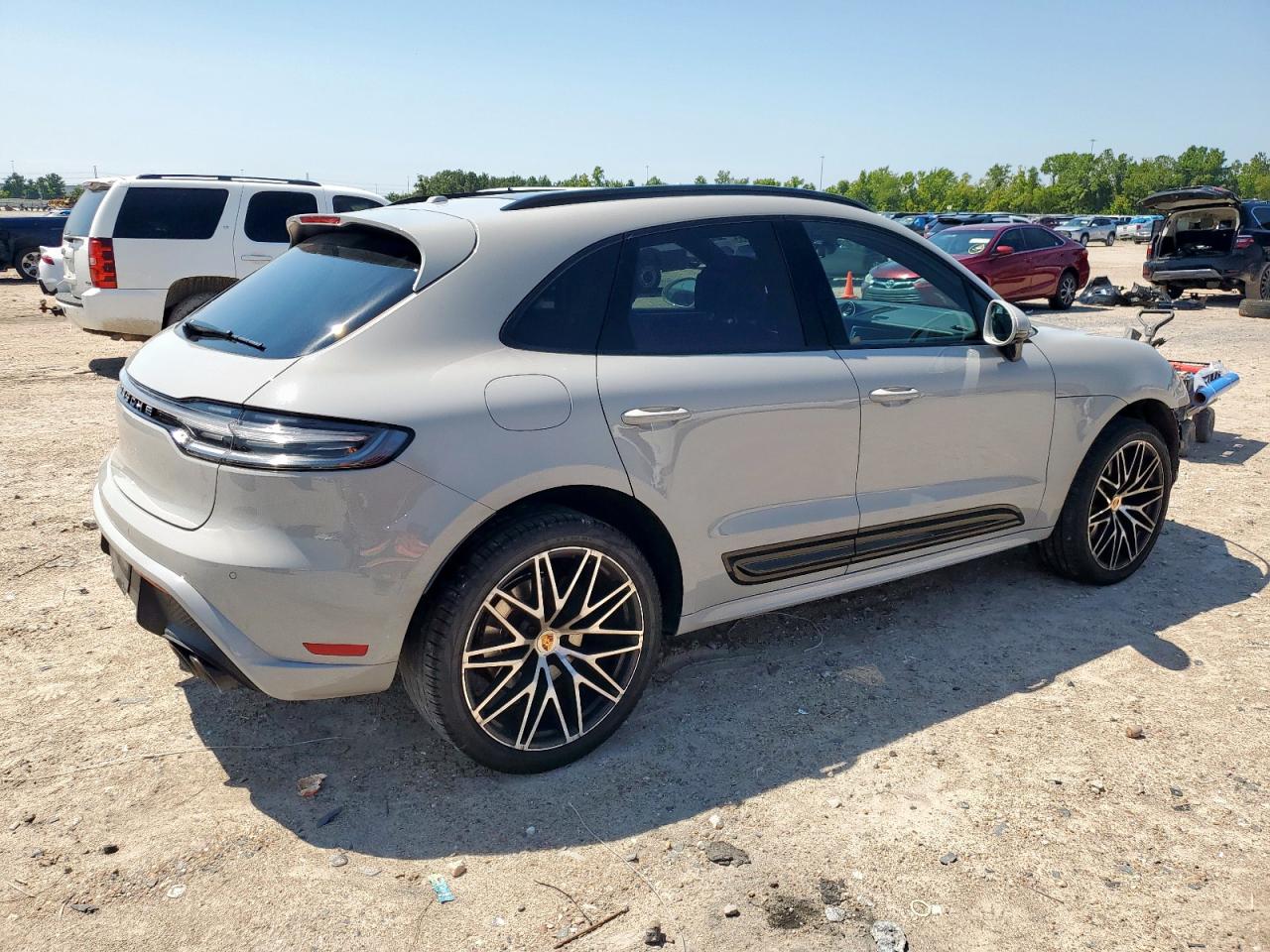 PORSCHE MACAN BASE