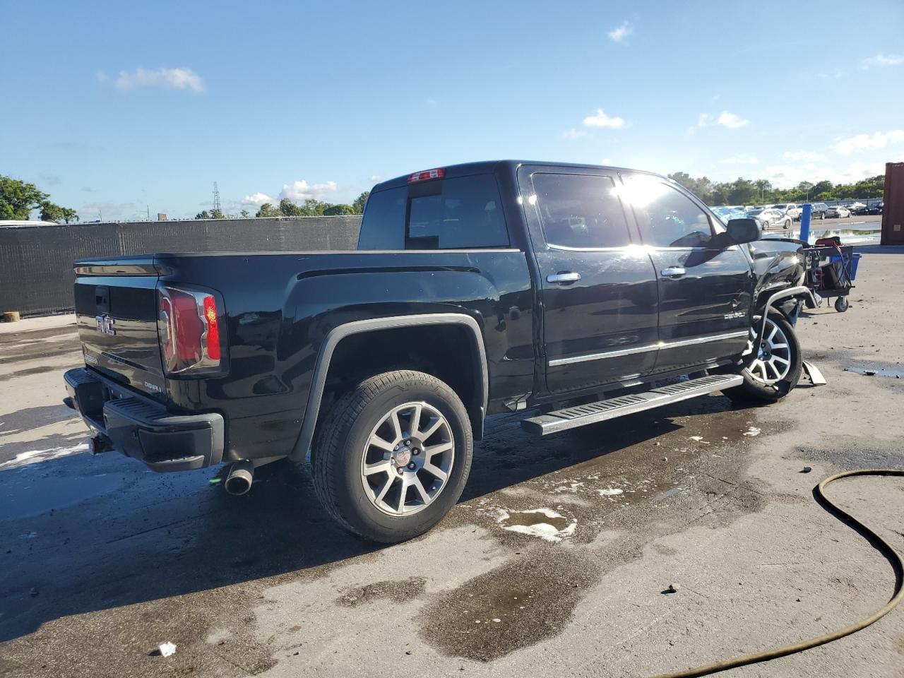 GMC SIERRA C1500 DENALI