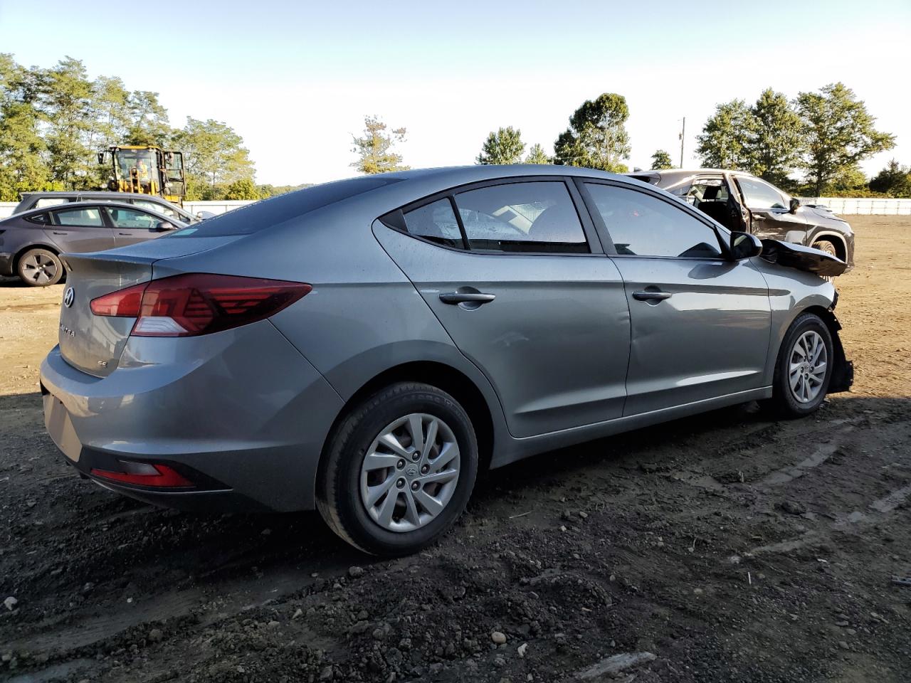 HYUNDAI ELANTRA SE