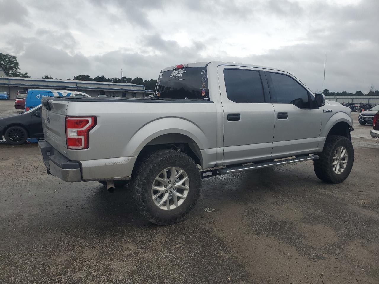 FORD F-150 SUPERCREW