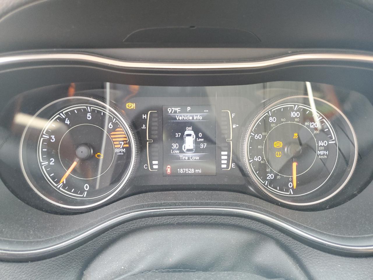 JEEP GRAND CHEROKEE LATITUDE