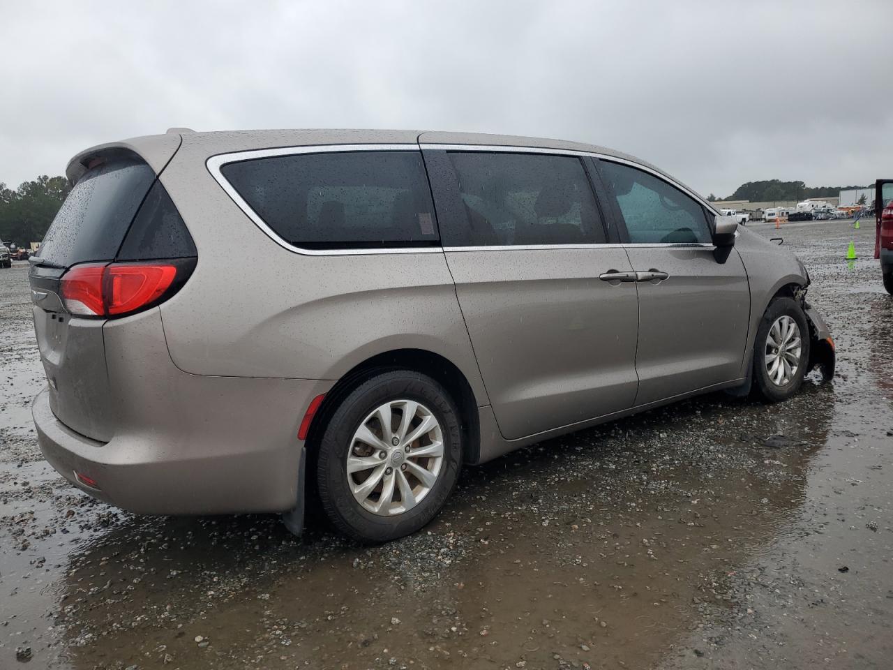 CHRYSLER PACIFICA TOURING