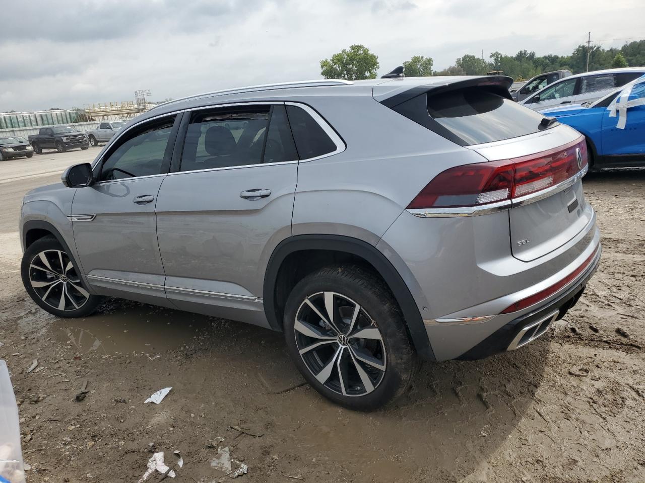 VOLKSWAGEN ATLAS CROSS SPORT SEL PREMIUM R-LINE