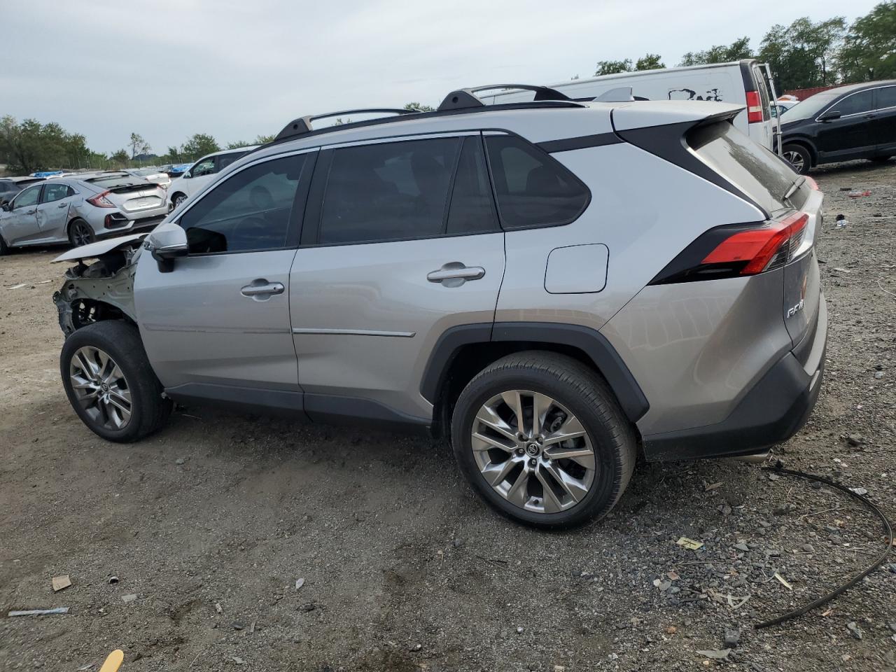 TOYOTA RAV4 XLE PREMIUM