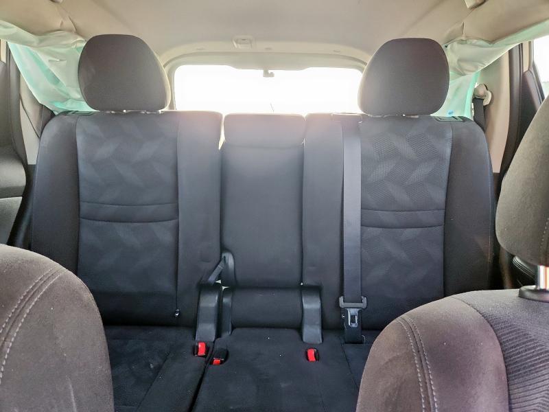 2015 NISSAN ROGUE S KNMAT2MTXFP519469