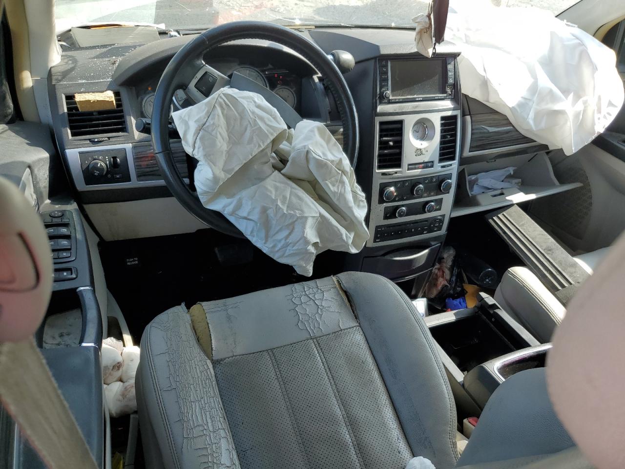 CHRYSLER TOWN & COUNTRY TOURING