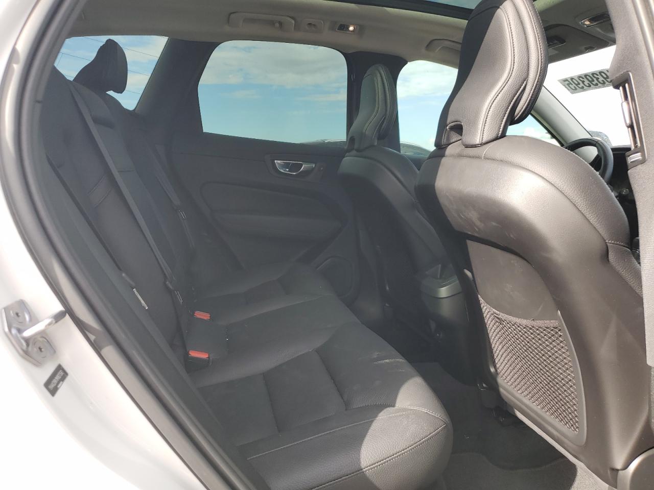 VOLVO XC60 T6 MOMENTUM