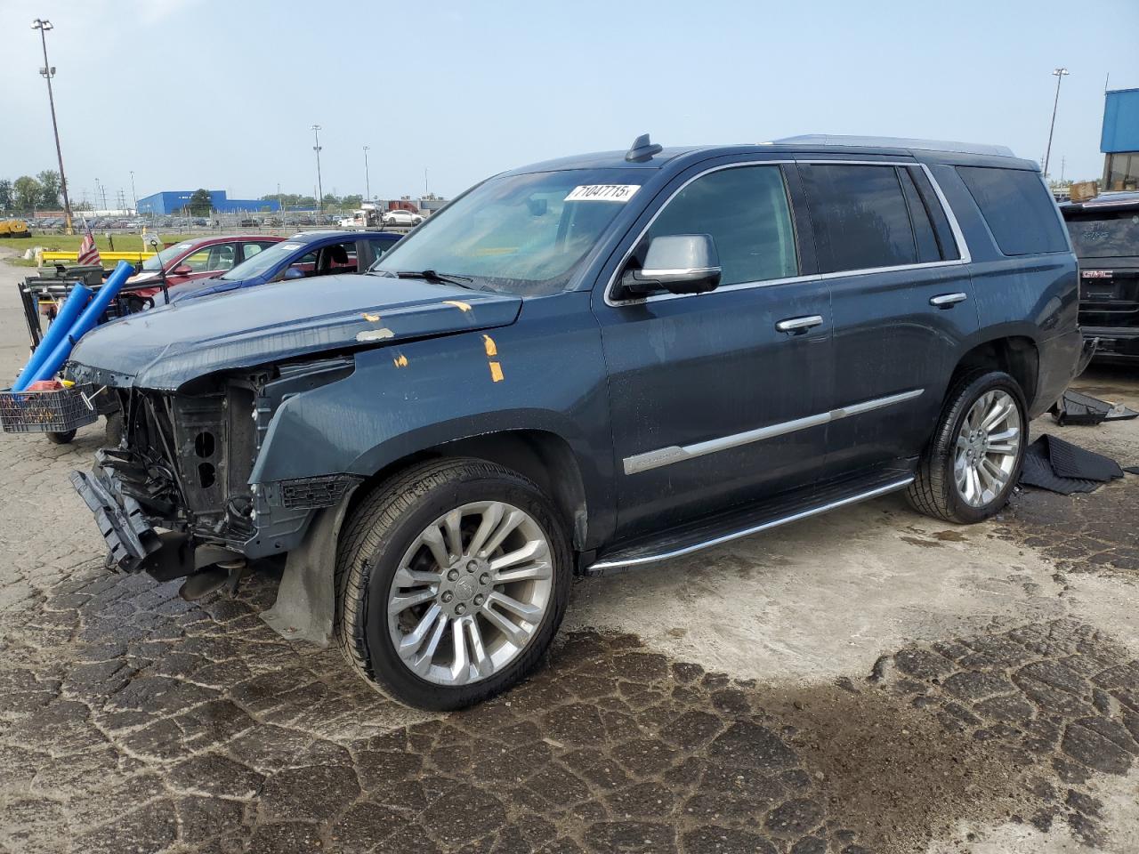 CADILLAC ESCALADE LUXURY