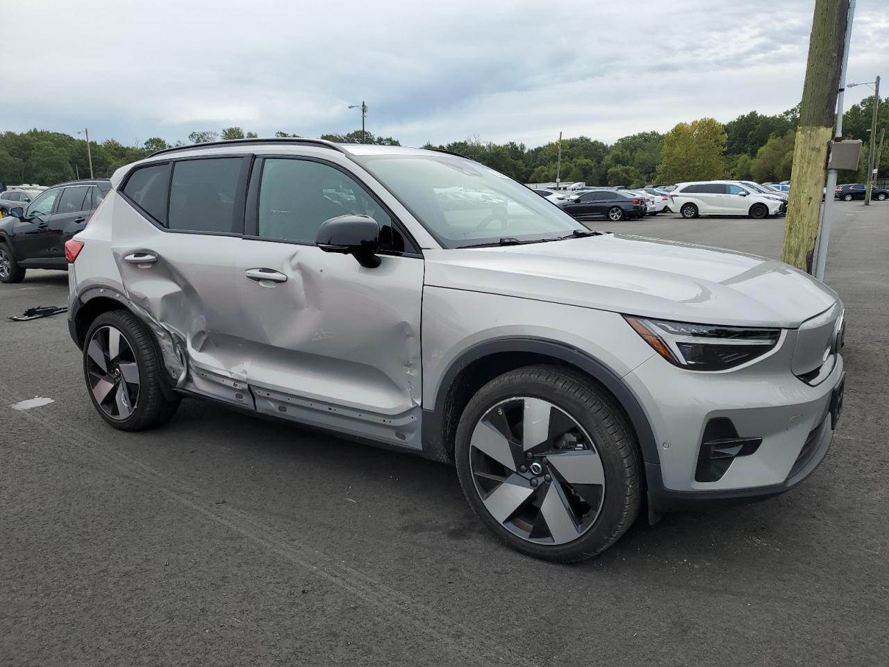 VOLVO XC40 RECHARGE PLUS