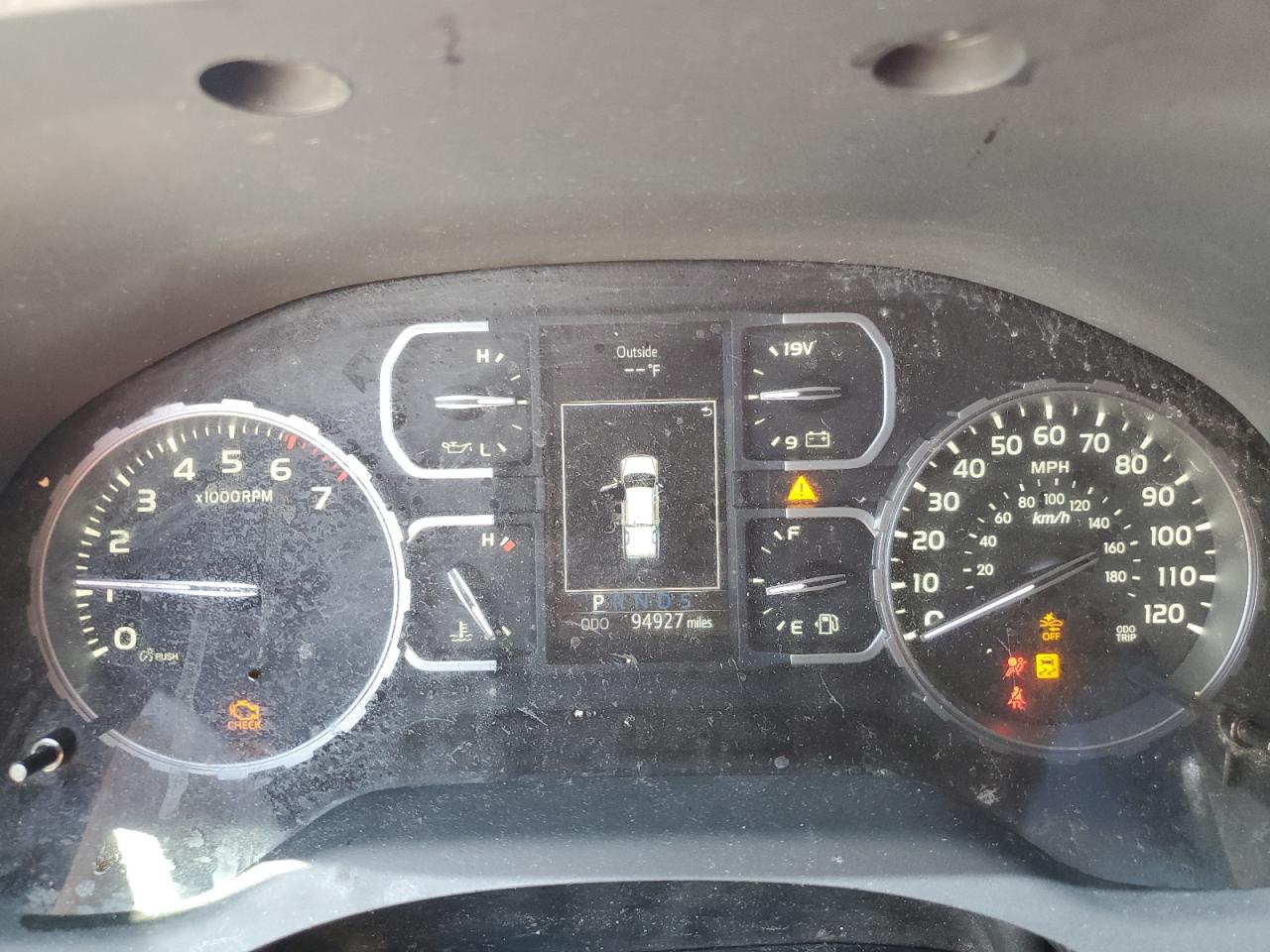 TOYOTA TUNDRA CREWMAX SR5