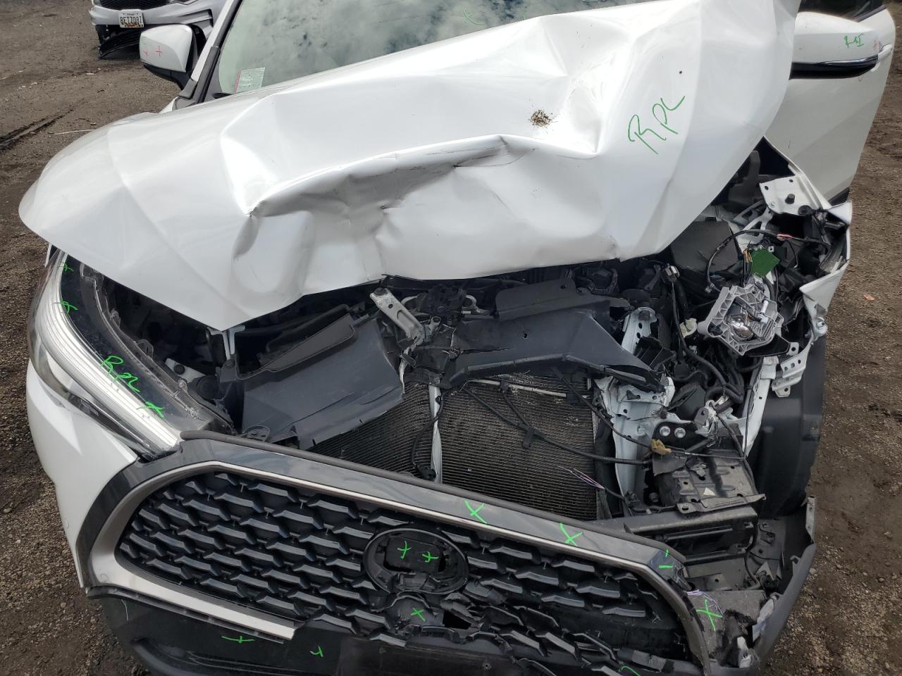 TOYOTA COROLLA CROSS XLE