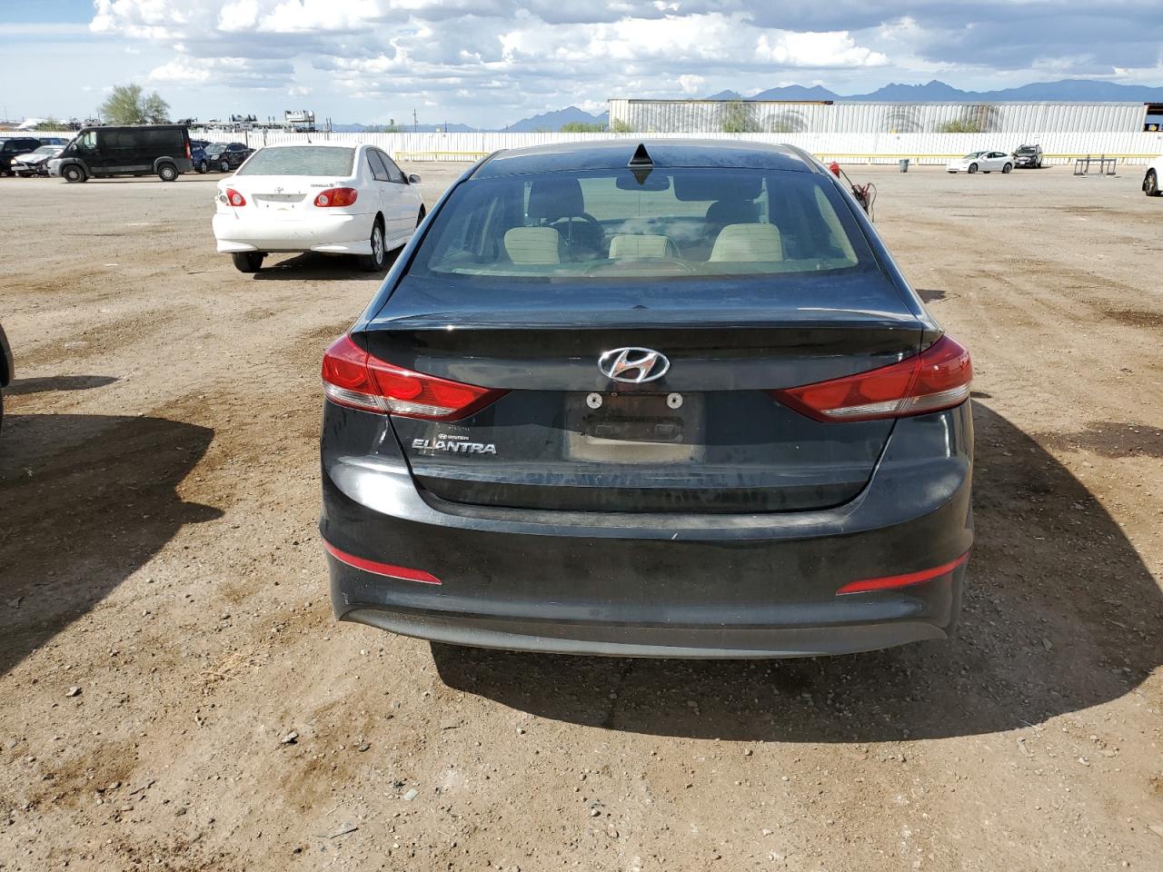 HYUNDAI ELANTRA SE