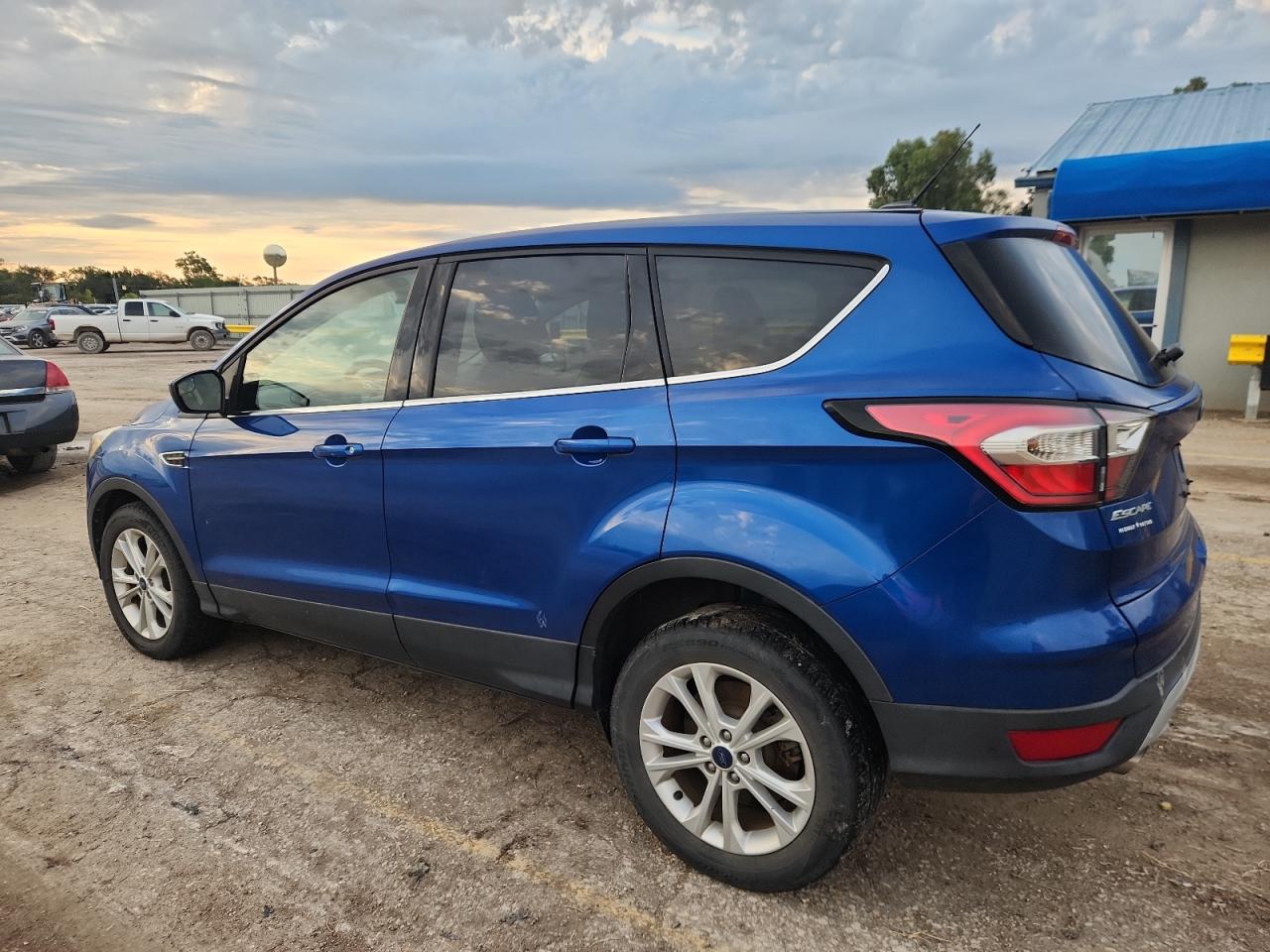 FORD ESCAPE SE