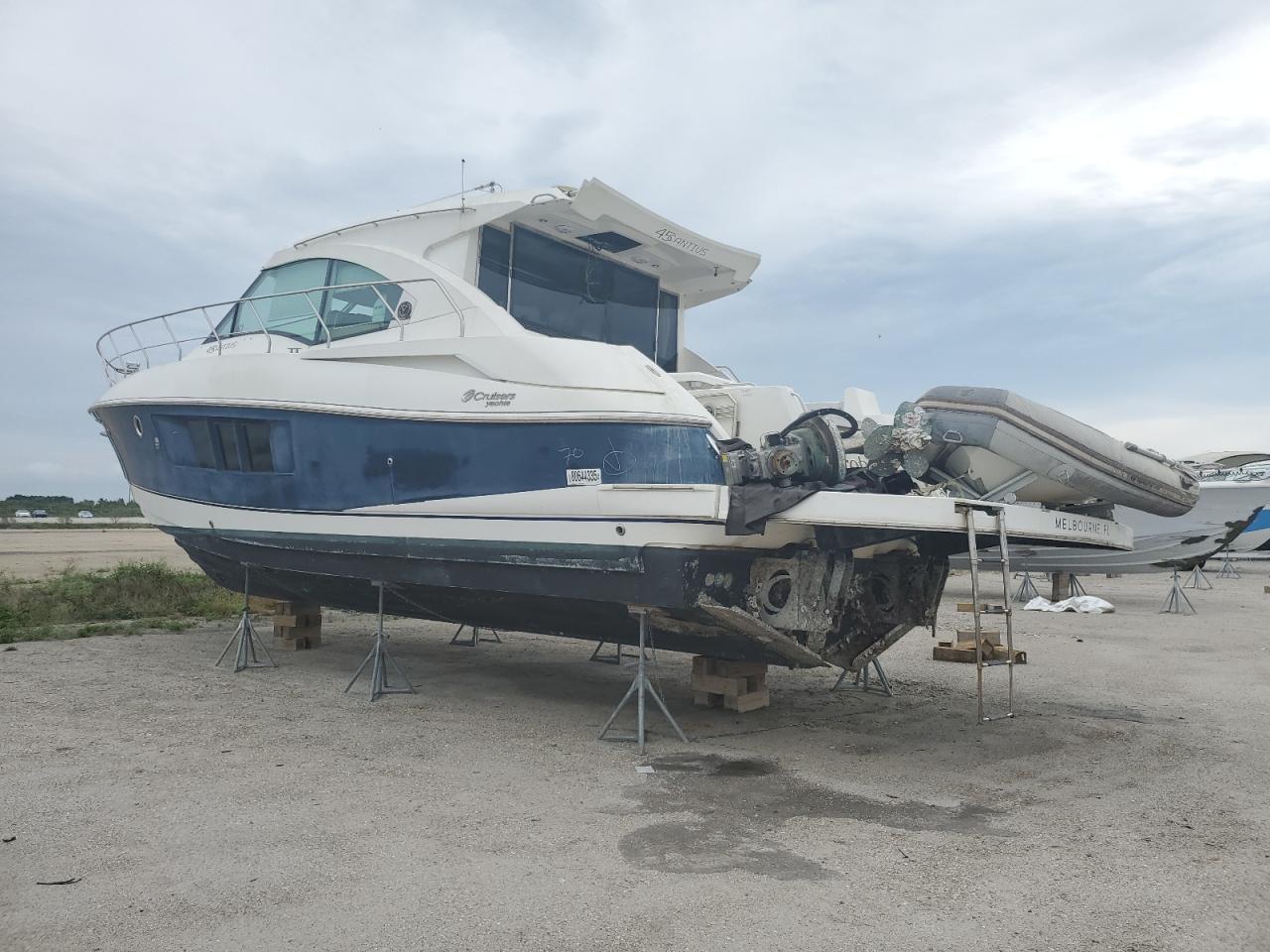 Lot #3240865835 2014 CRUISERS YACHTS SHADOW CRUISER