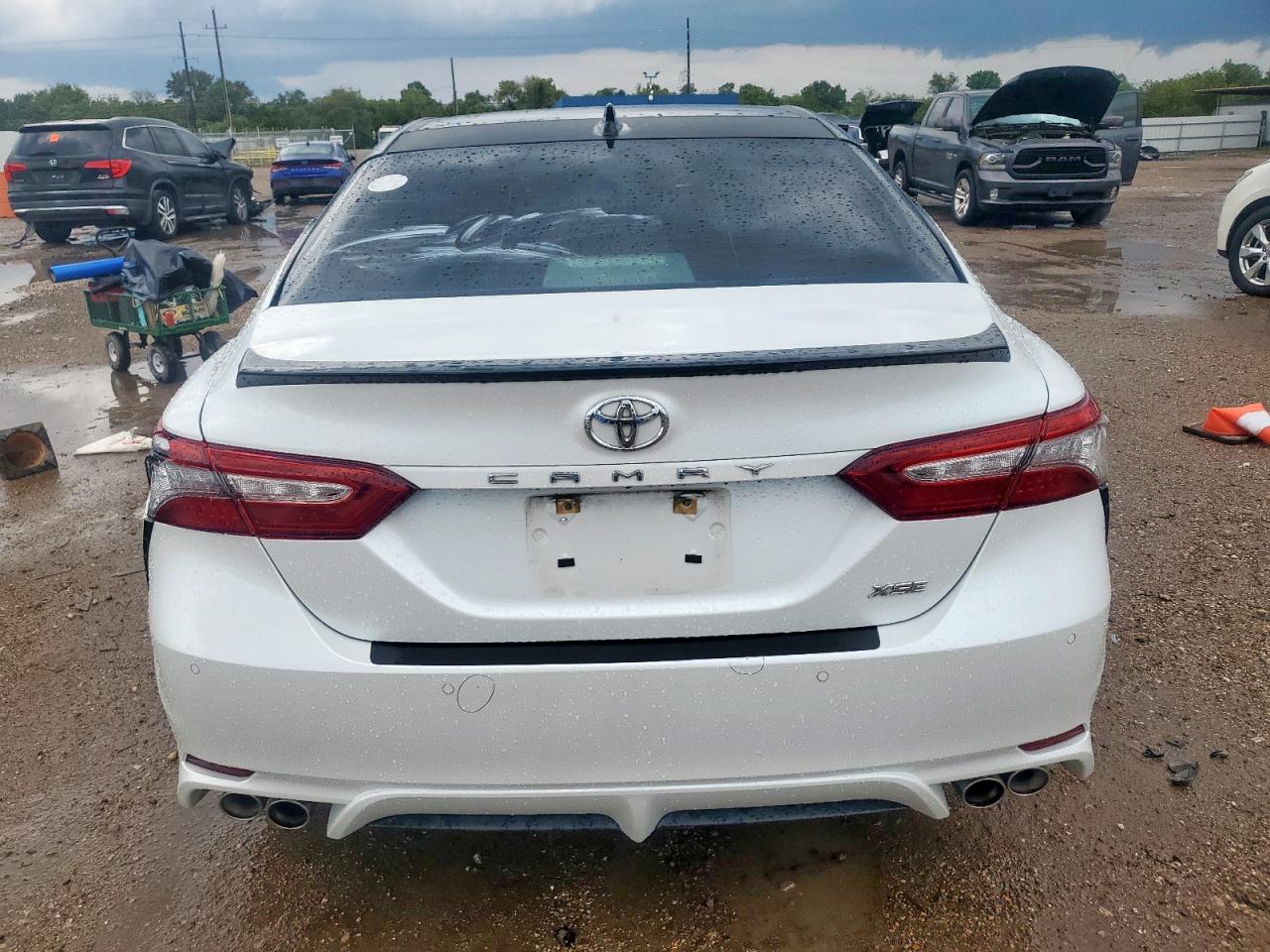 TOYOTA CAMRY XSE