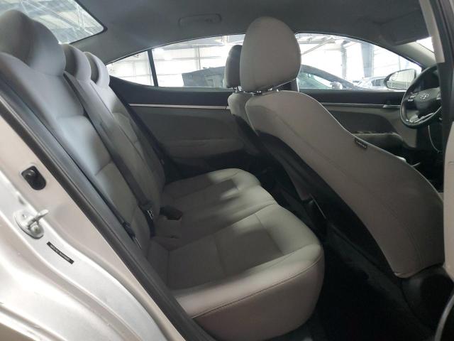 2019 HYUNDAI ELANTRA SE 5NPD74LF7KH416685