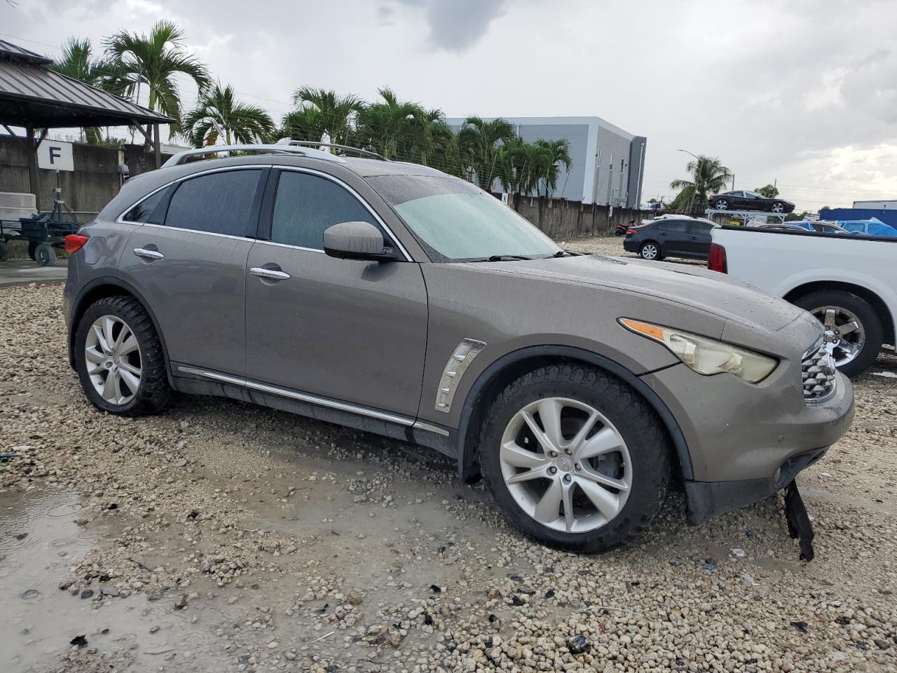 INFINITI FX35