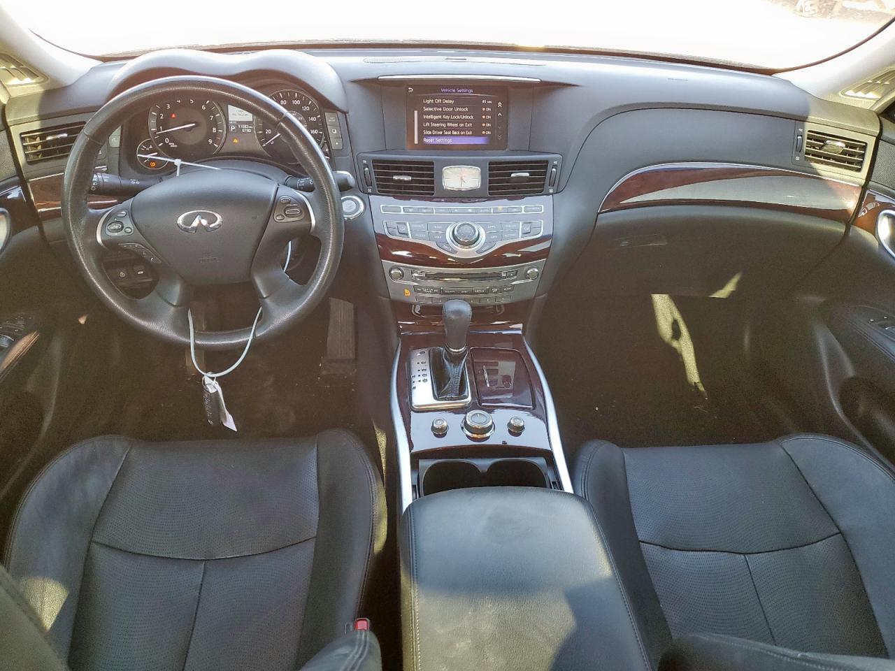 INFINITI Q70 3.7 LUXE