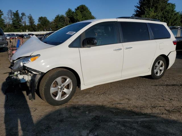 TOYOTA SIENNA LE