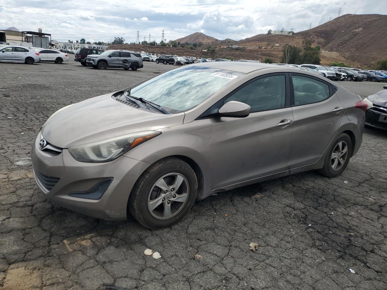 HYUNDAI ELANTRA SE
