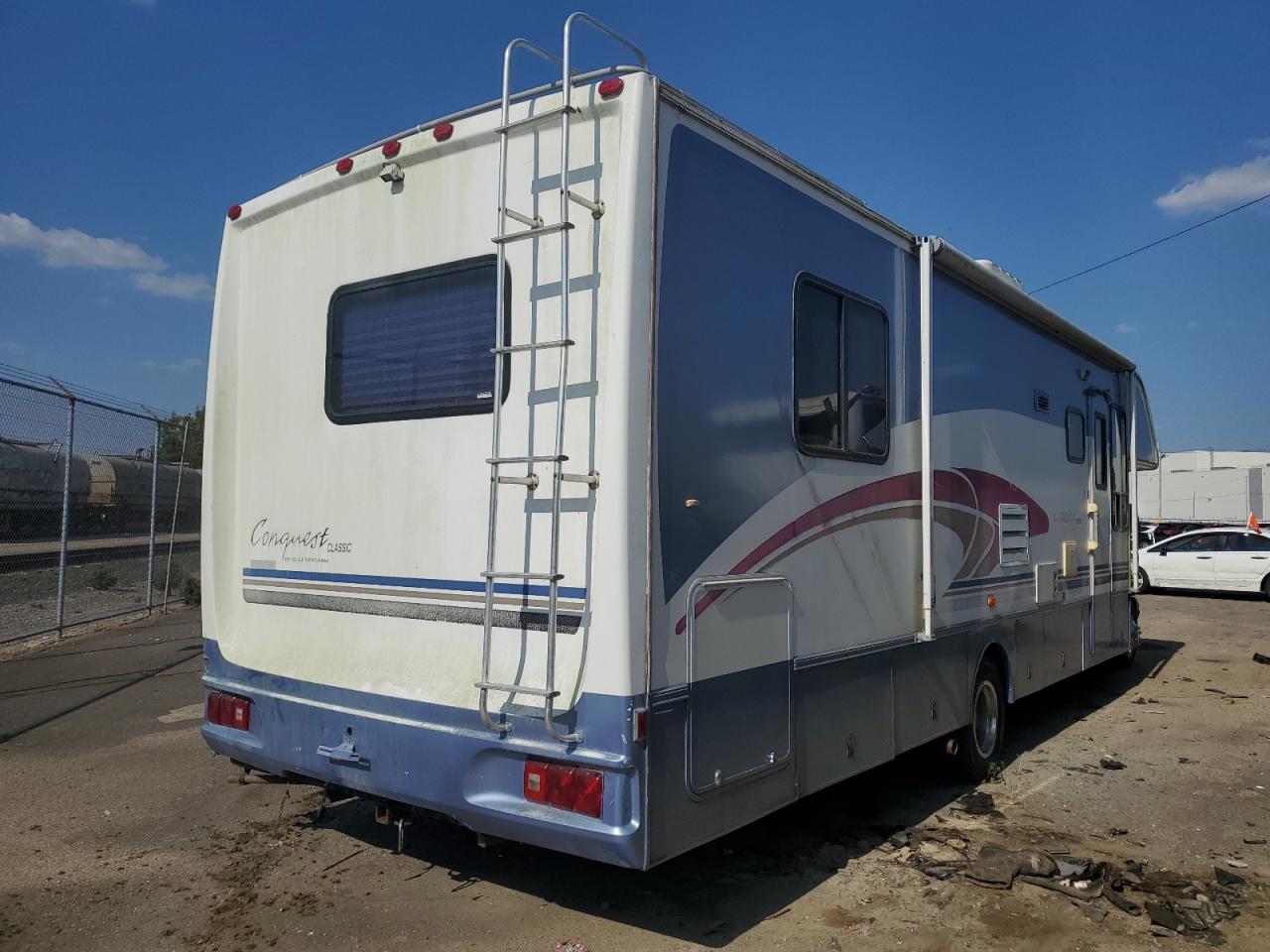 Lot #3257195285 2001 FORD ECONOLINE E450 SUPER DUTY CUTAWAY VAN