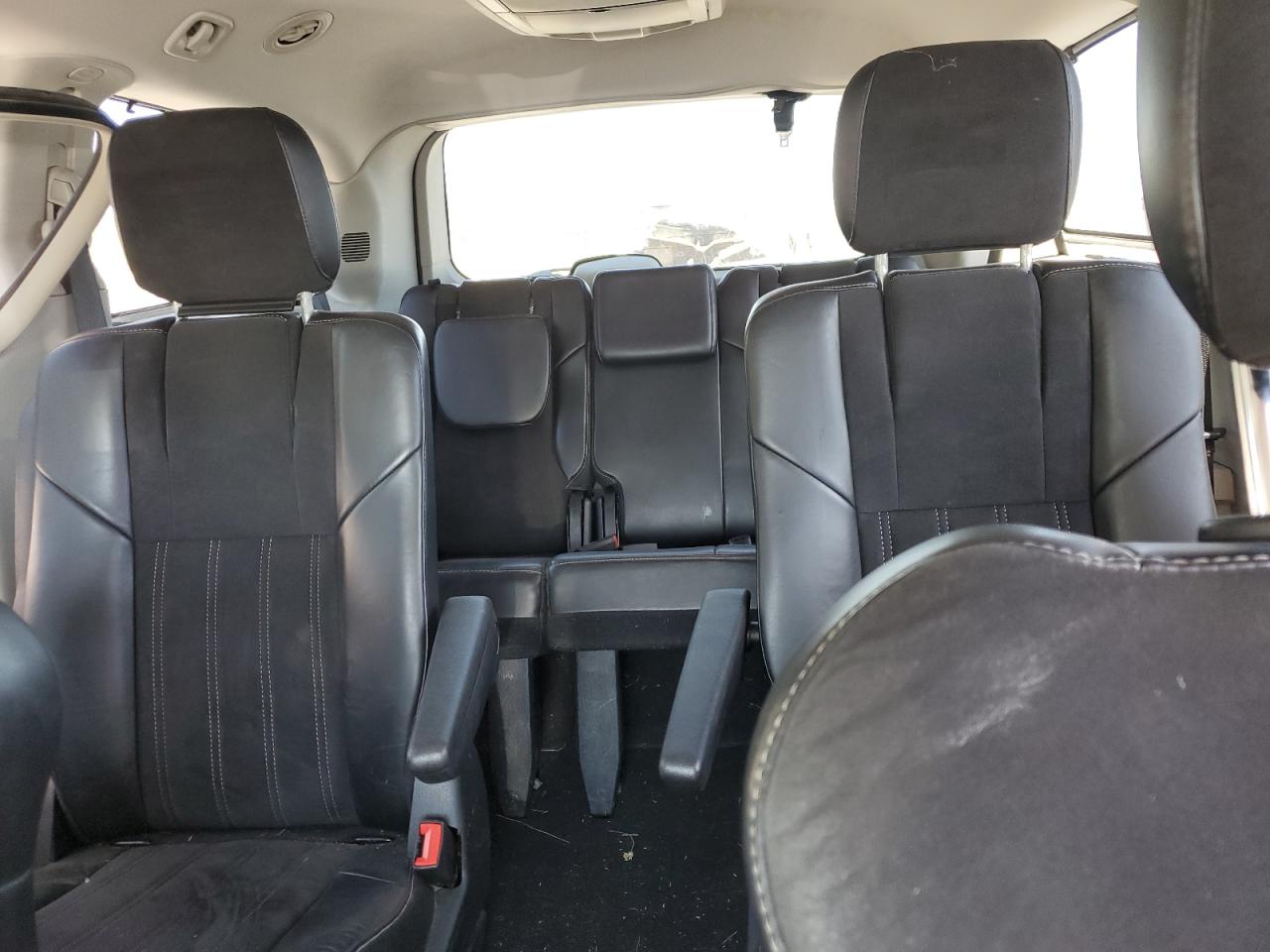 CHRYSLER TOWN & COUNTRY TOURING L