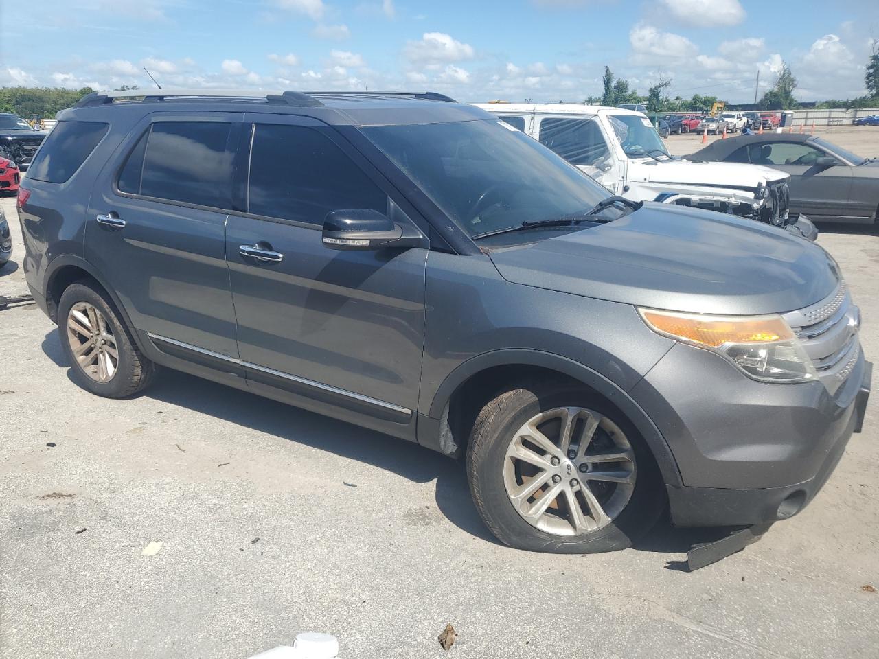 FORD EXPLORER XLT