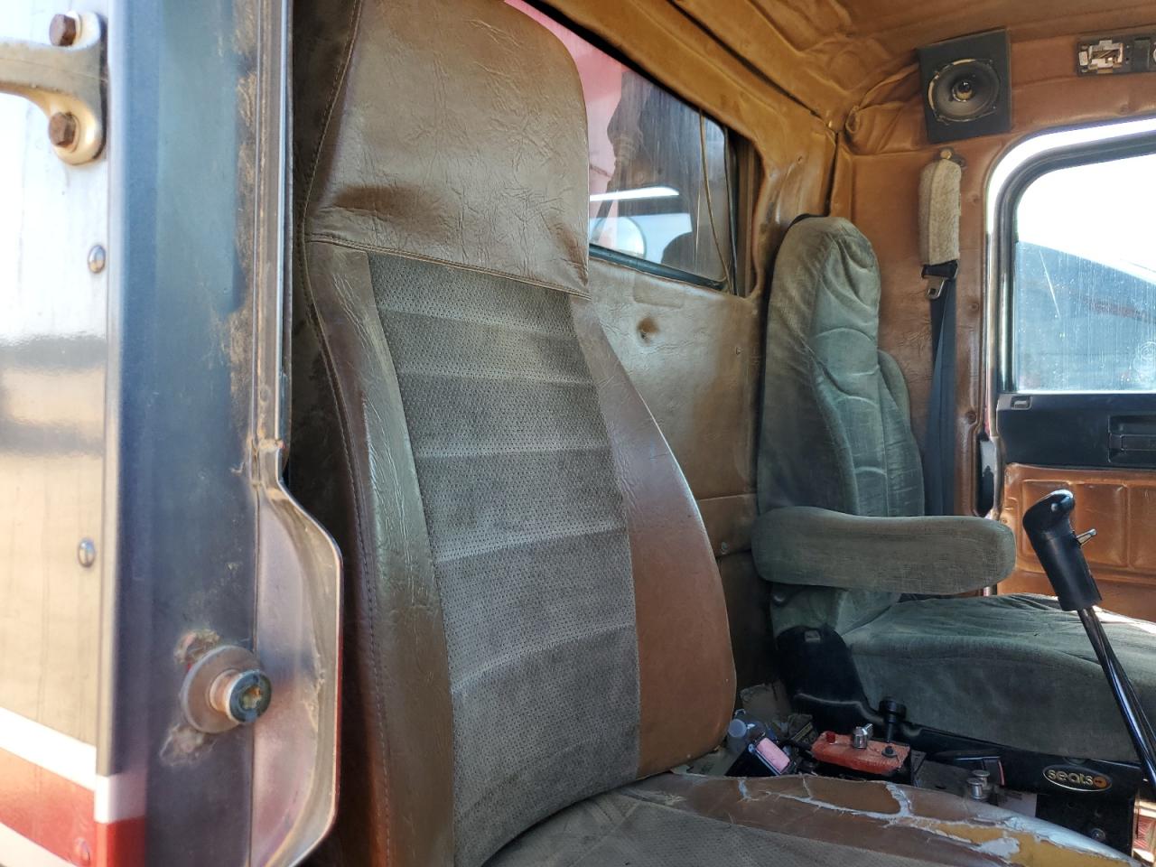 Lot #3247014229 1995 FREIGHTLINER CHASSIS