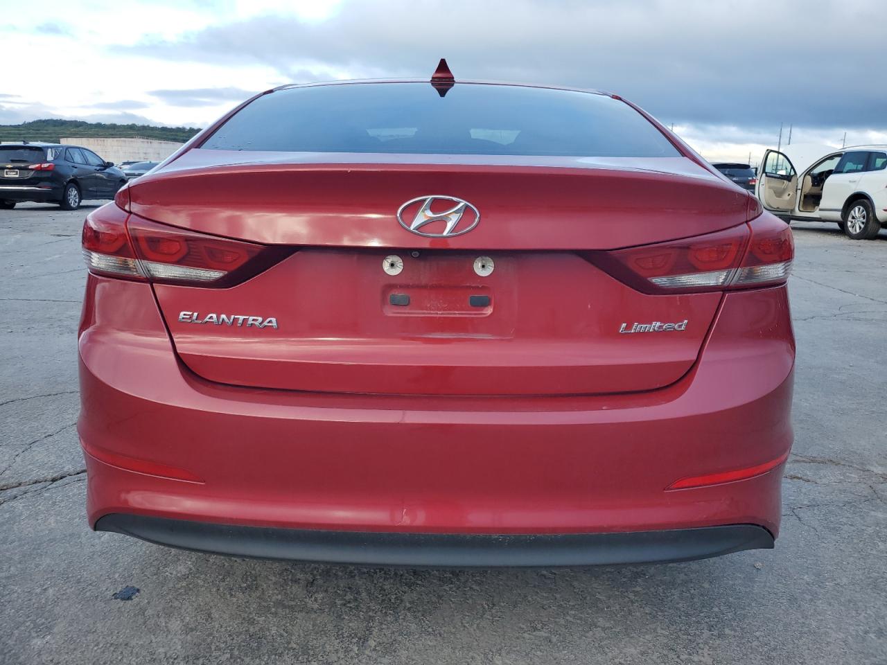 HYUNDAI ELANTRA SE