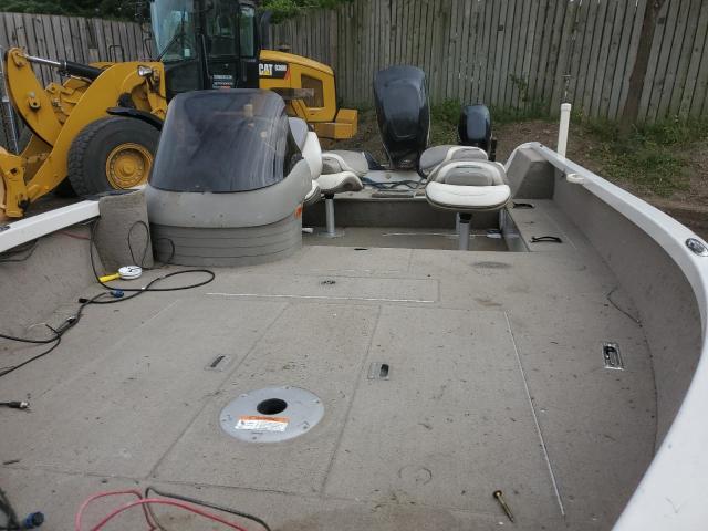 2005 CRESTLINER BOAT #3279695913