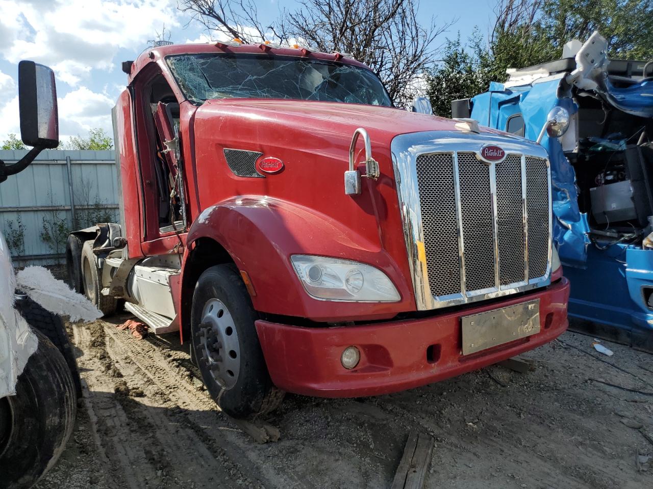 Lot #3287803093 2013 PETERBILT 587