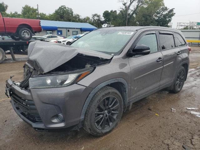 TOYOTA HIGHLANDER SE