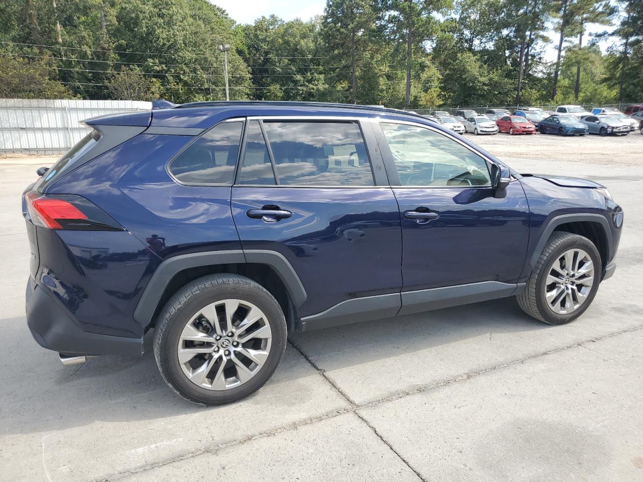 TOYOTA RAV4 XLE PREMIUM