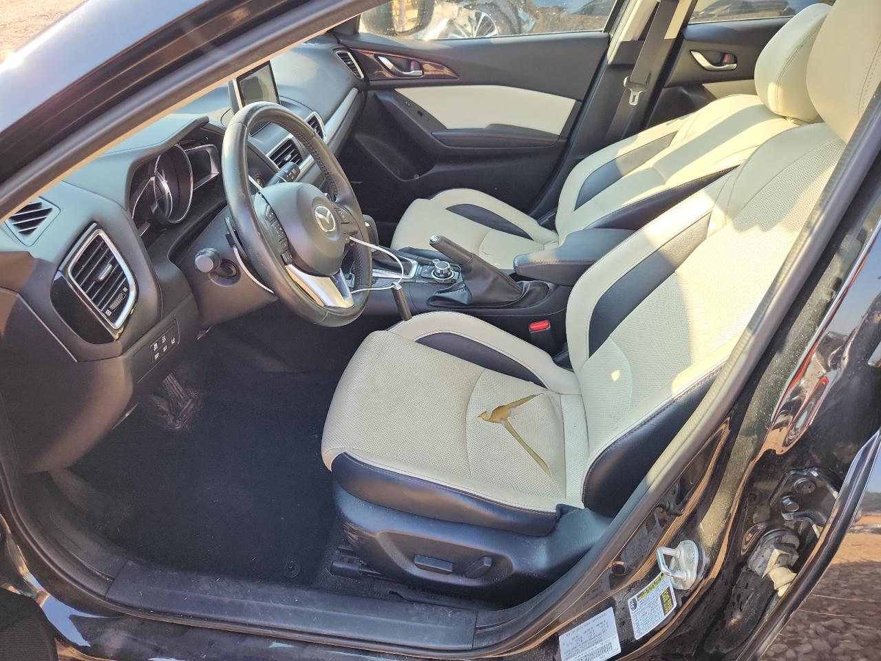 MAZDA 3 GRAND TOURING