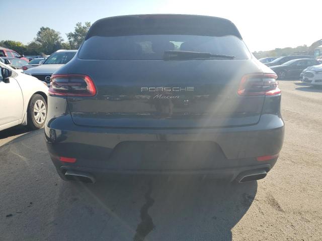 2017 PORSCHE MACAN WP1AA2A59HLB04874