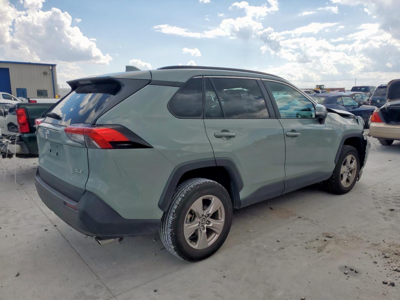 TOYOTA RAV4 XLE