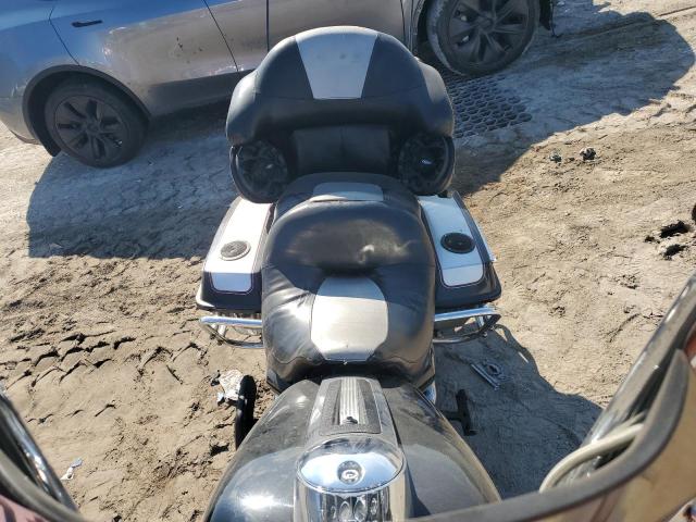 2010 HARLEY-DAVIDSON FLHTCU 1HD1FC416AB610402