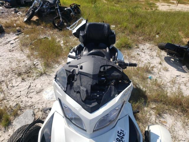 2018 CAN-AM SPYDER ROA 2BXNBDD22JV001779