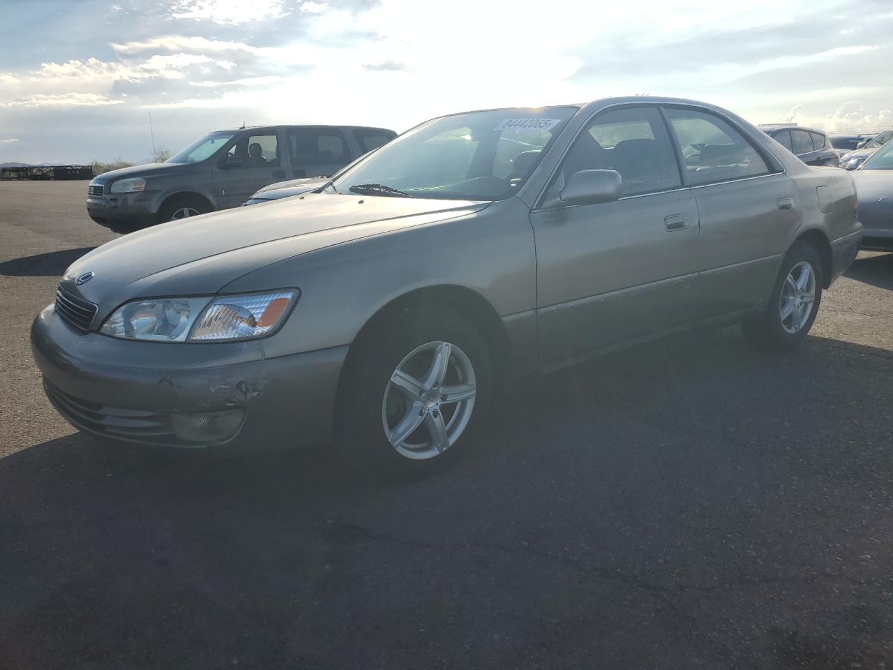  Salvage Lexus Es