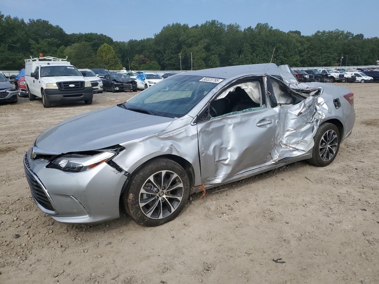 TOYOTA AVALON XLE