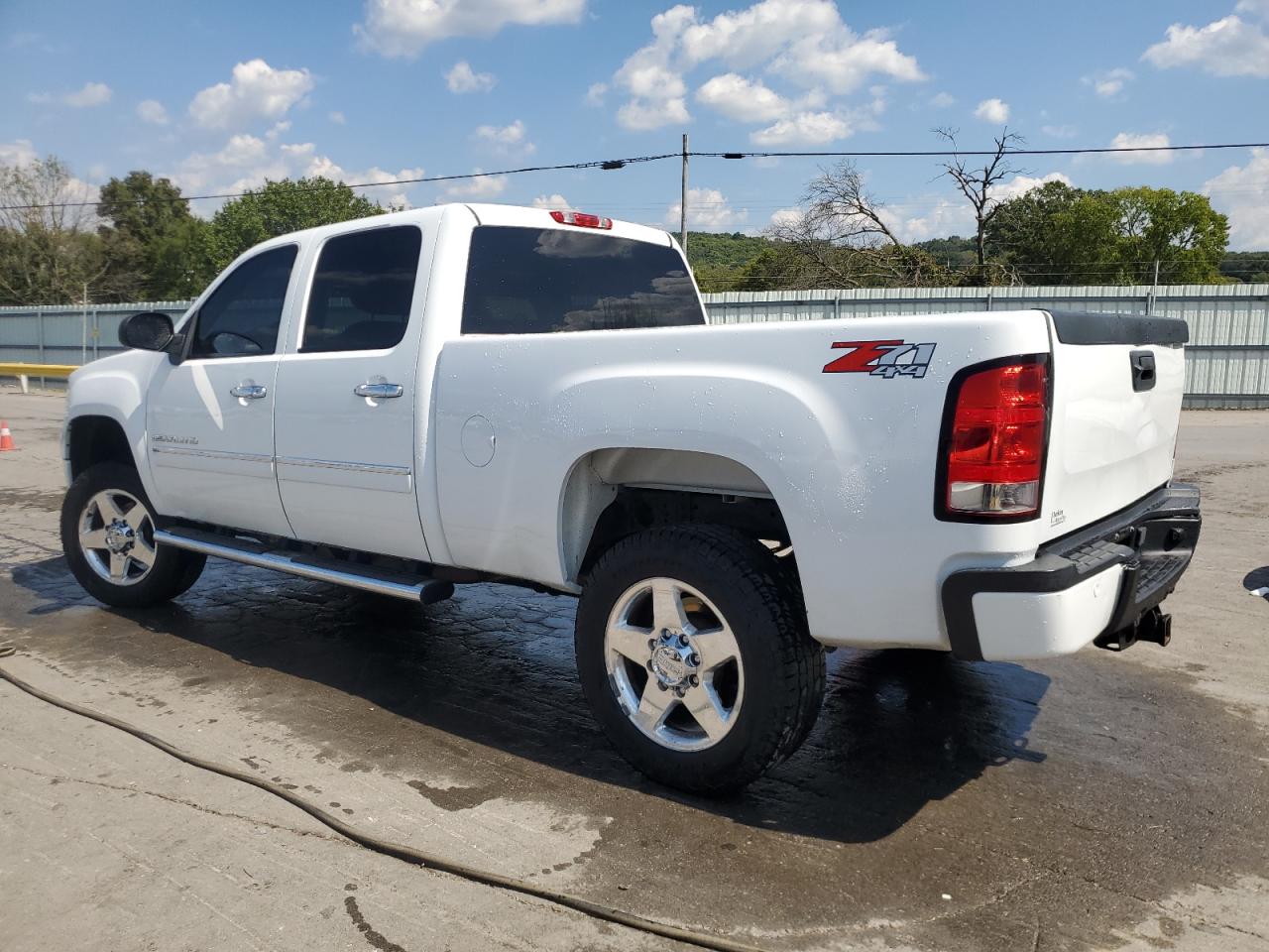 GMC SIERRA K2500 DENALI