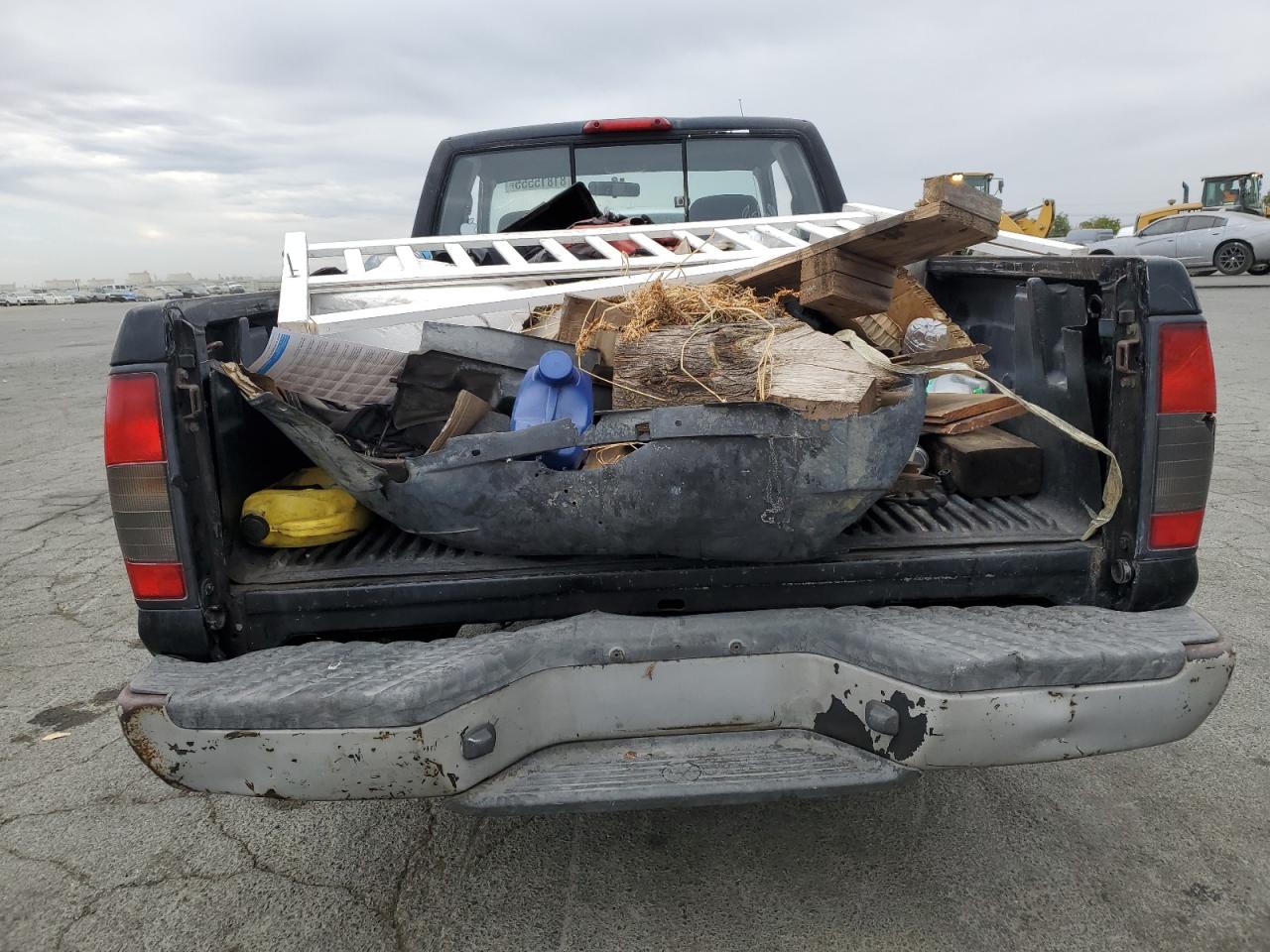 Lot #3274855094 2001 NISSAN FRONTIER KING CAB XE